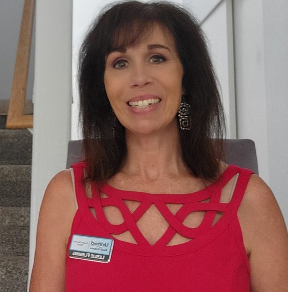 Meet your Posher, Leslie - Picture 1 of 1